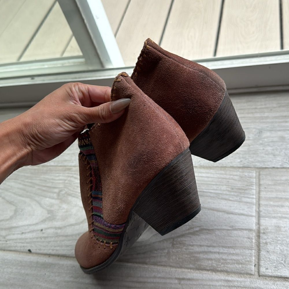 BC booties  - Picture 2 of 4